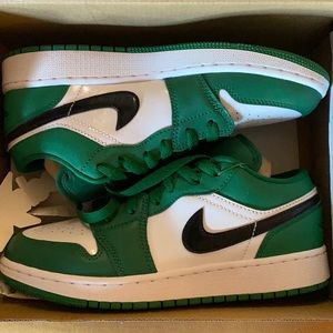 Nike Air Jordan 1 low Pine Green never worn